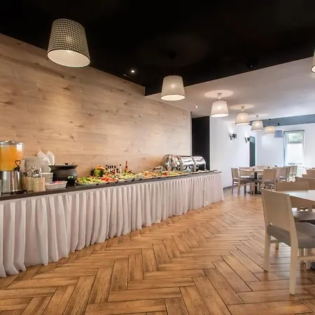 ベッド・アンド・ブレックファスト Moderna