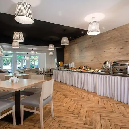 Moderna ベッド・アンド・ブレックファスト