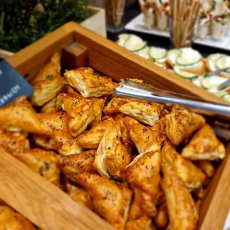 ベッド・アンド・ブレックファスト Moderna