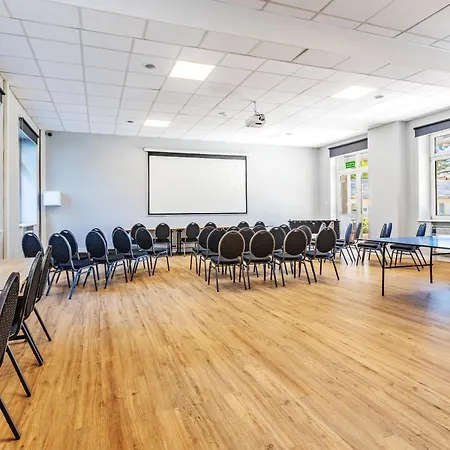 ベッド・アンド・ブレックファスト Moderna 3*