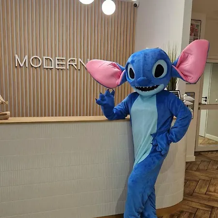 לינה וארוחת בוקר Moderna