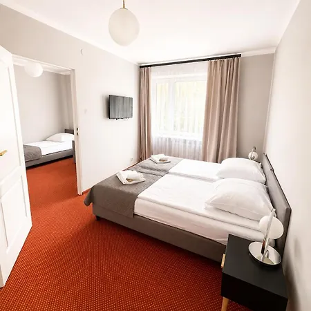 Moderna 4*