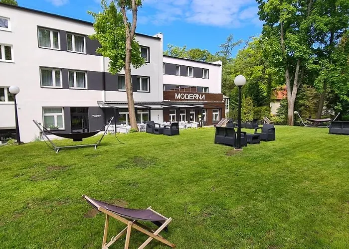 Moderna Nocleg ze śniadaniem 3*