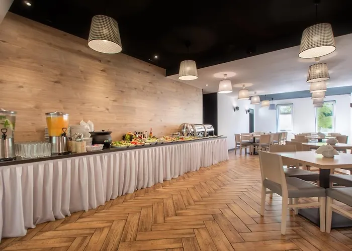 לינה וארוחת בוקר Moderna