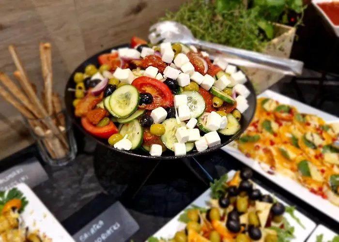 Moderna Nocleg ze śniadaniem 3*