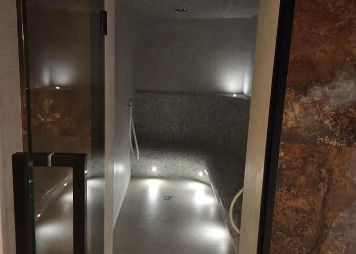 Moderna לינה וארוחת בוקר